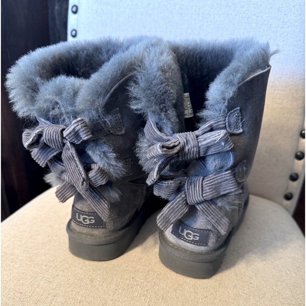 UGG Bailey Bow Boots Size kids 5